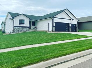 8801 W 21st St, Sioux Falls, SD 57106