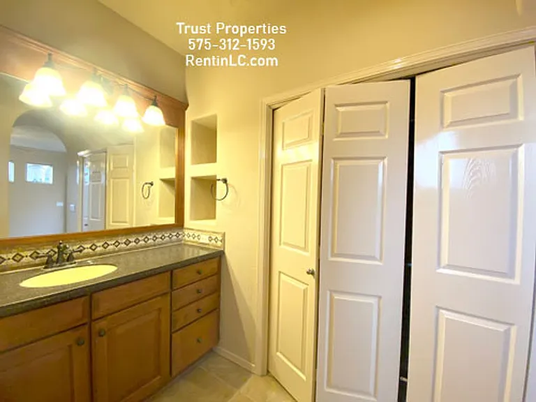 1932 Lone Tree Ln — Photo 6