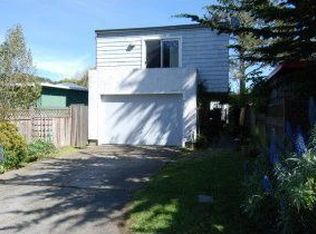 462 California Ave, Moss Beach, CA 94038