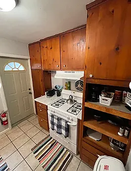 1239 NW 9th Ave — Photo 3