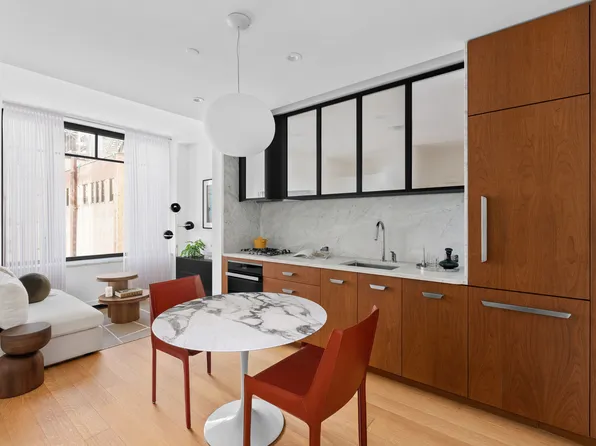 110 Charlton Street image 1 of 22