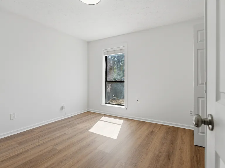 129 Sandalwood Cir — Photo 13