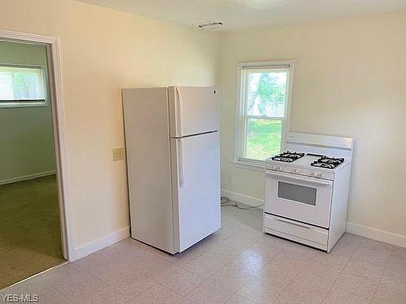 5th image of 12908 Matherson Ave