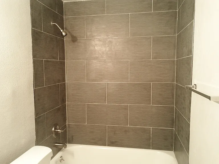7106 Sears Ter — Photo 5
