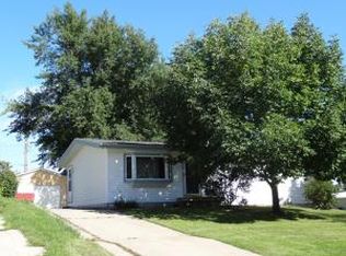114 Broad St, Grinnell, IA 50112