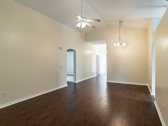 5th image of 5857 Dandelion Ln