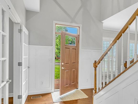 4th image of 501 Sharpe Dr