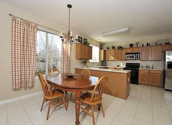 3rd image of 12600 Linford Dr