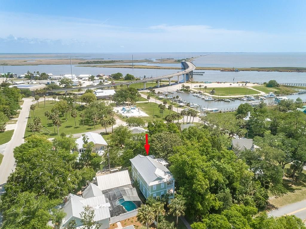 17 7th St, Apalachicola, FL 32320 Zillow