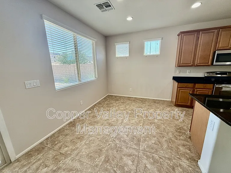 5511 W Desperado Way — Photo 4