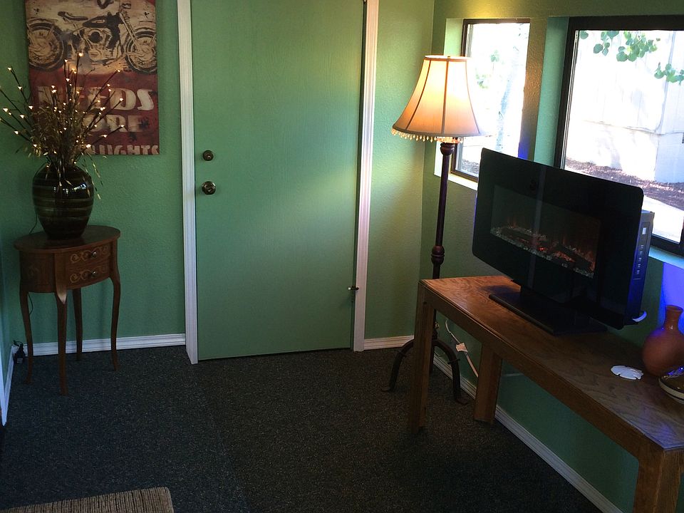 Arizona room (enclosed patio on deck)