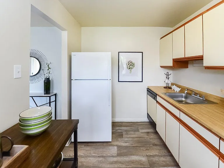 Marchwood Apartment Homes — Photo 27