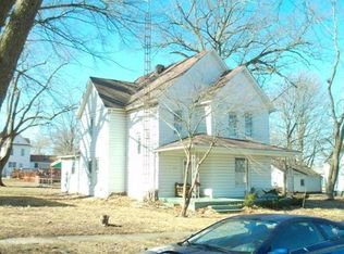 210 S Elm St, Nokomis, IL