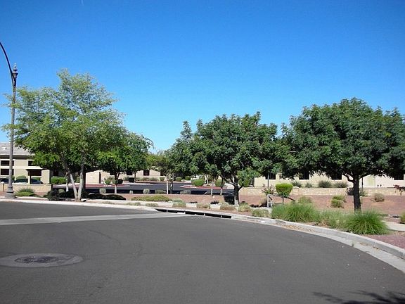 4th image of 3271 E Windsor Dr