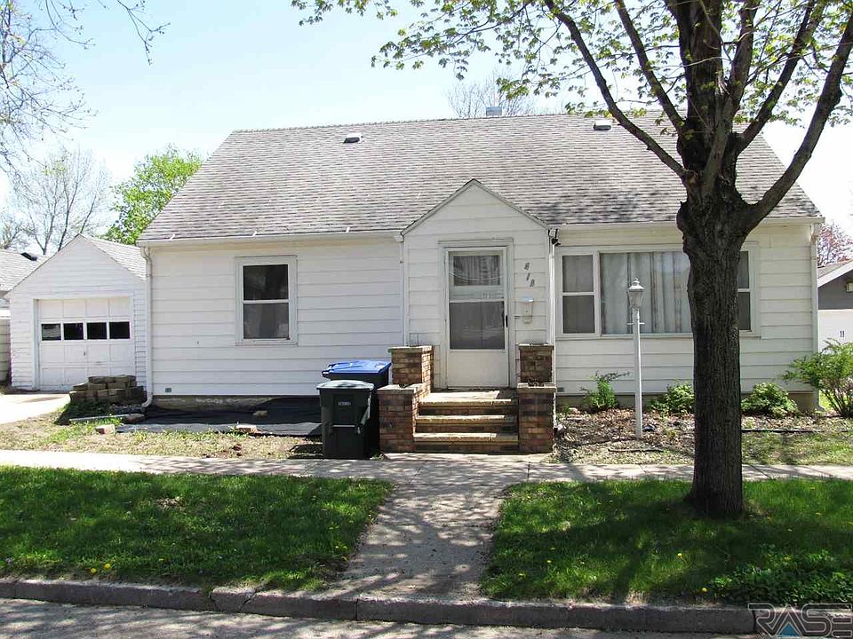 1st image of 410 NE Park St