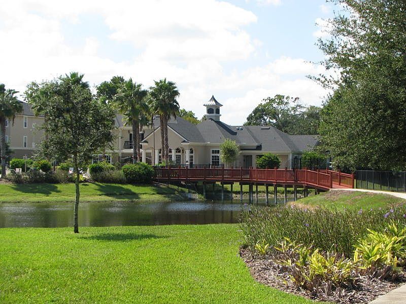 2nd image of 940 Village Trl Unit 7-204