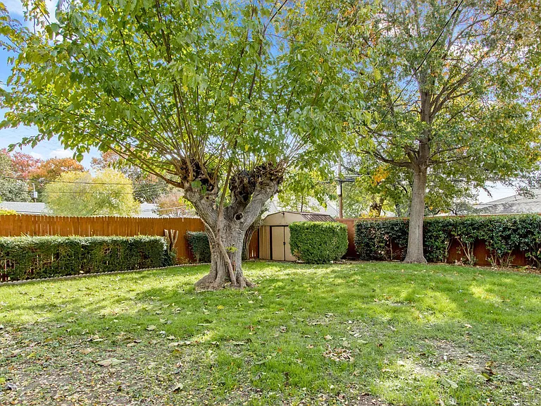 3760 Crown Shore Dr — Photo 25