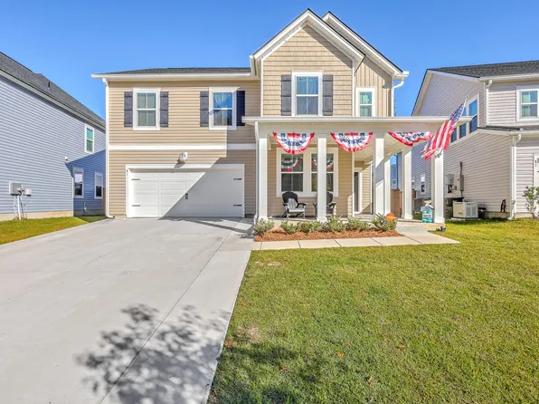 81 Red Bluff St, Summerville, SC 29483