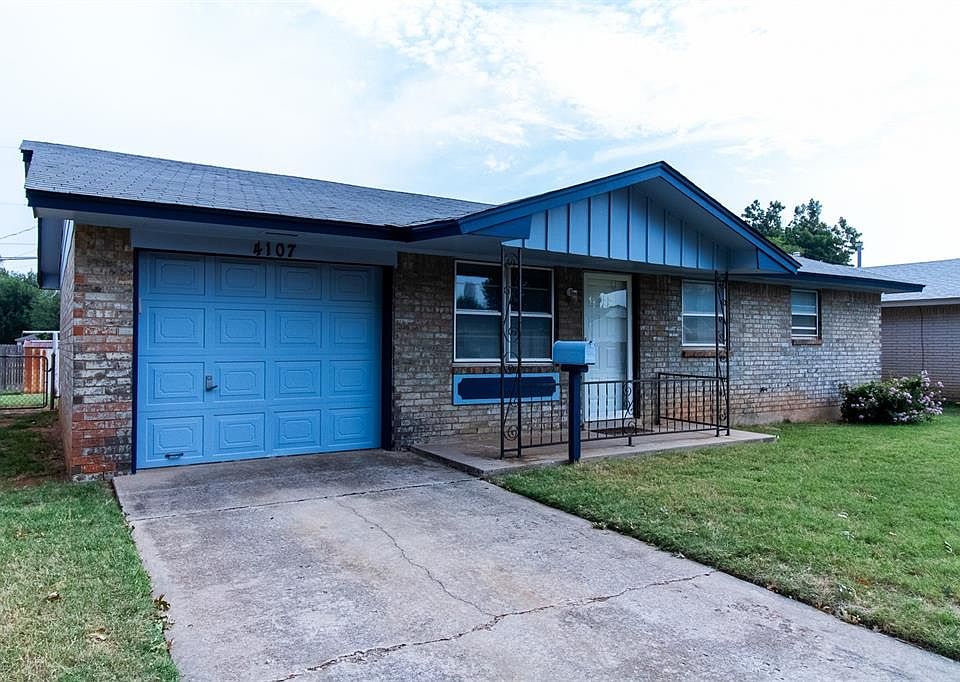 1st image of 4107 SE 14th Pl