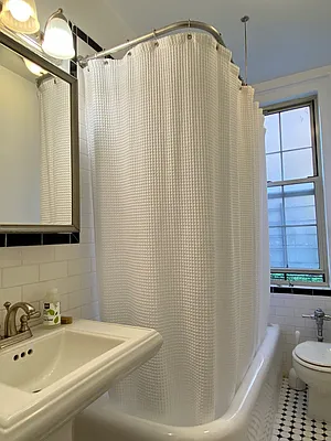 Rented by Metropolitan Equities | media 4