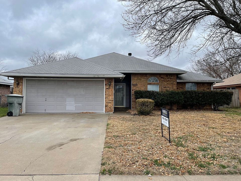 1st image of 4002 Oak Valley Dr