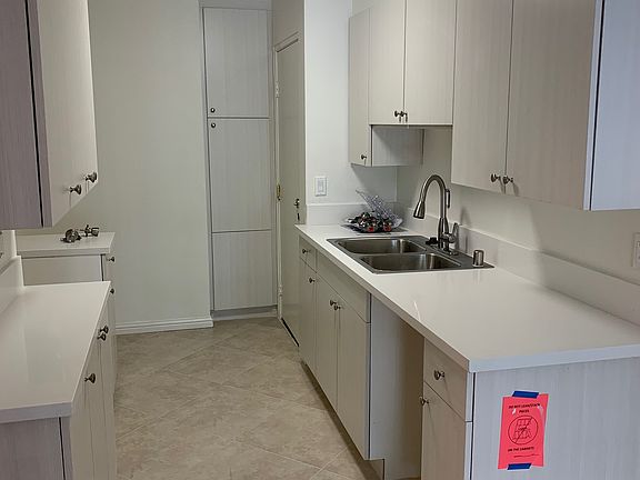 4th image of 1627 Camden Ave APT 104