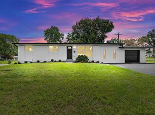 2010 Splendor Dr, Florissant, MO 63031