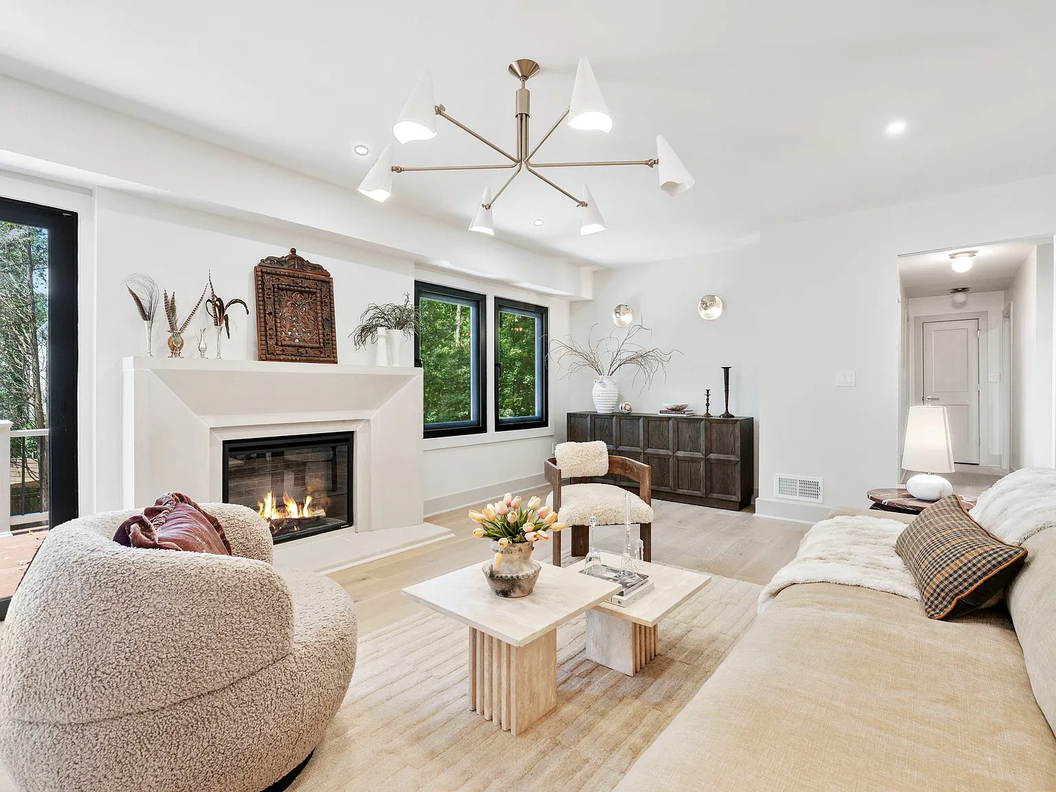 6 bed, 5815 sqft, $8,750 — Photo 4