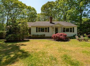 179 Dix Hills Rd, Dix Hills, NY 11746