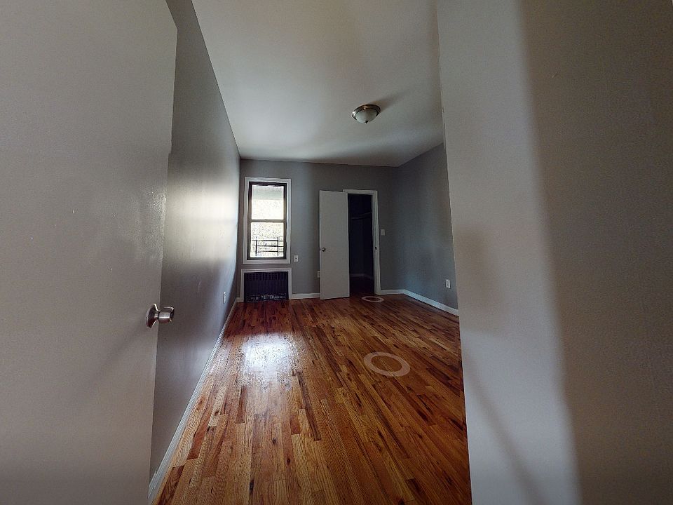 1st image of 240 Gordon St Floor 2