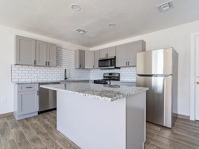 37 E El Parque Dr #A — Photo 13