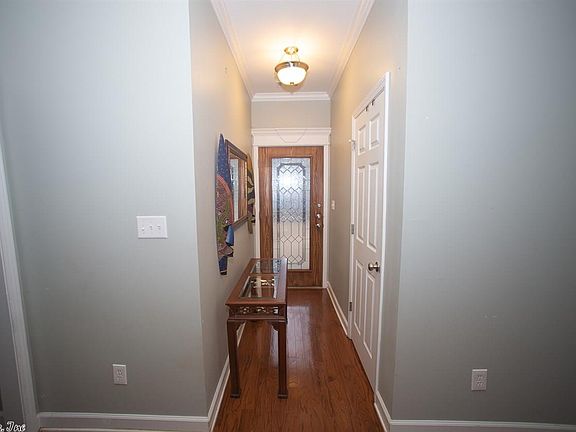 5th image of 513 Wisteria Dr