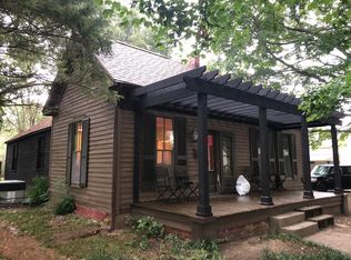 808 Granary St, New Harmony, IN 47631