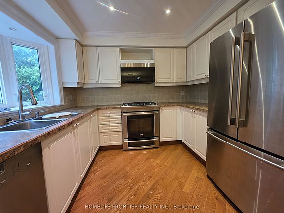 3rd image of 367 Herridge Cir