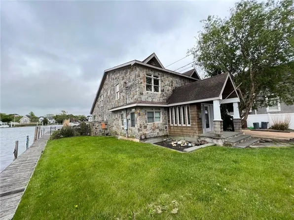 12 Inlet View, Bay Shore, NY 11706