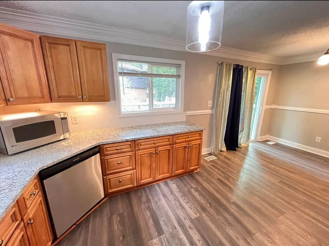 3 bed, 1475 sqft, $1,550 — Photo 3