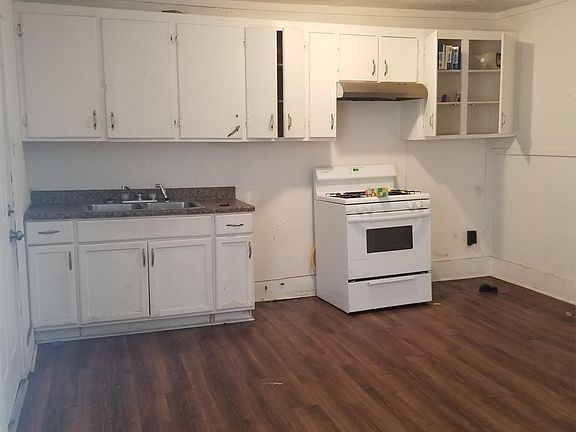 2nd image of 1806 Plank Rd