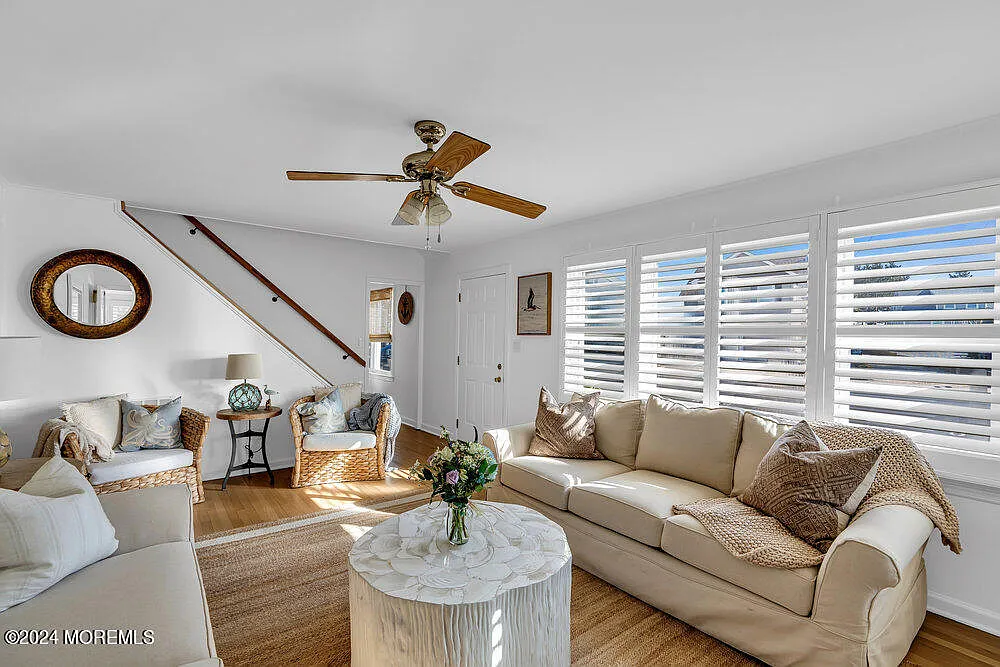 4 bed, 1721 sqft, $5,000 — Photo 2