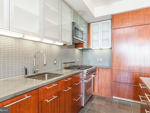 4th image of 1414 S Penn Sq Unit 19E