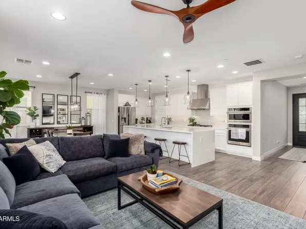 1727 S FOLLETT Way, Gilbert, AZ 85295