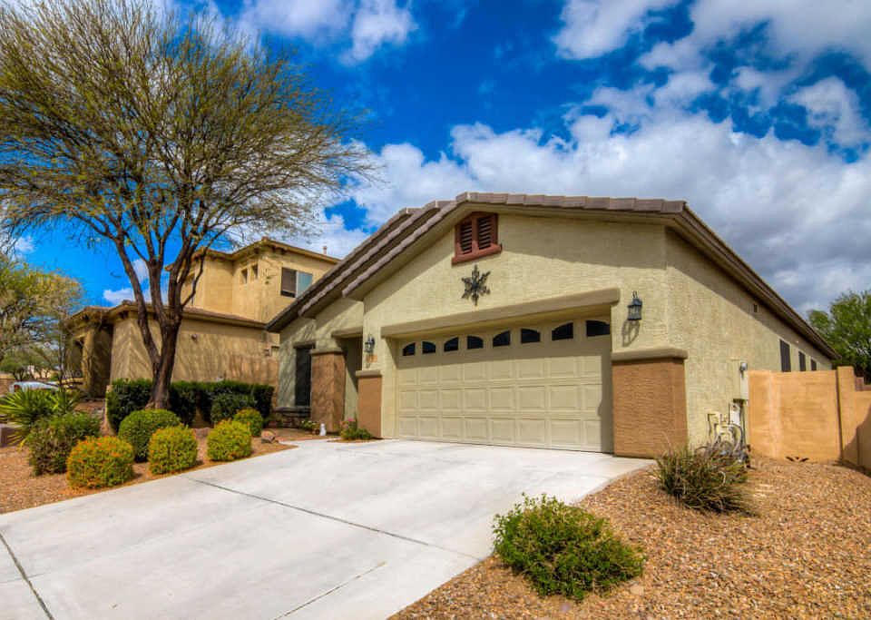 1st image of 153 E Placita Lago Del Encanto