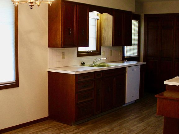 4th image of 2701 Nottingham Dr Unit A