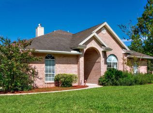 2421 Fallen Tree Dr E, Jacksonville, FL 32246