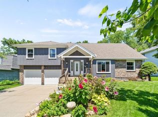 8708 W 92nd St, Overland Park, KS 66212