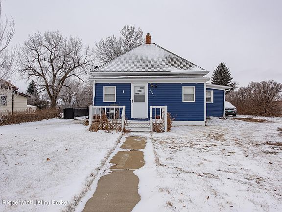 2nd image of 1142 McKenzie St