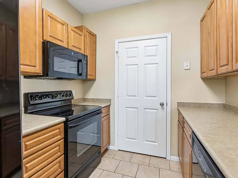 Ridge Pointe Villas — Photo 11