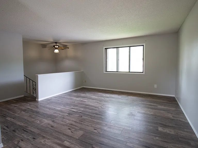 1000 S Lakota Ave — Photo 3