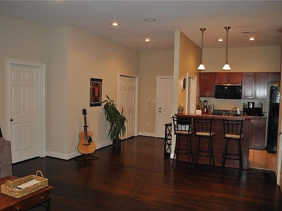 2nd image of 617 High St APT H