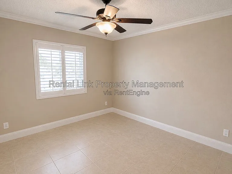 2264 Winkler Ave #202 — Photo 19