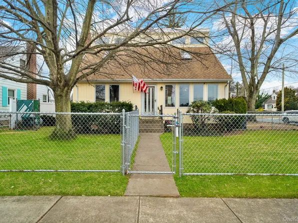 2176 6th Street, East Meadow, NY 11554